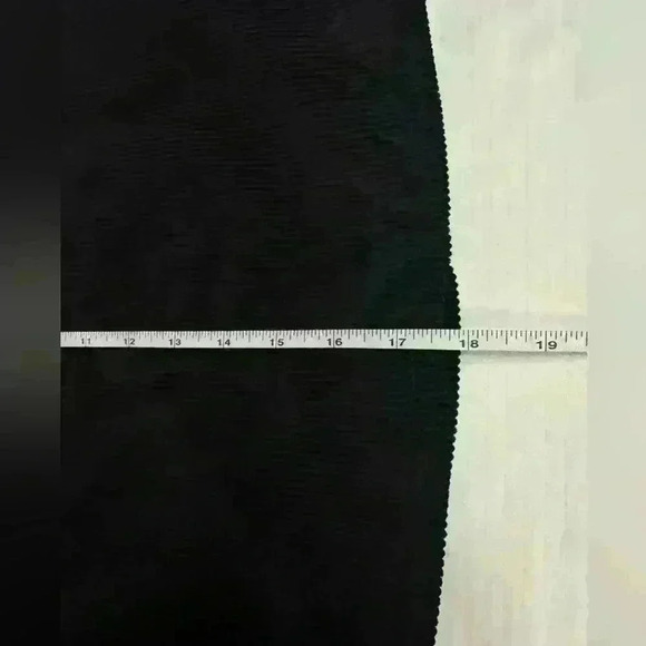 H&M corduroy black short skirt SZ 10 dark academia indie grunge preppy Y2K 90s - Picture 7 of 9